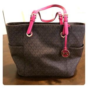 Authentic MK purse!